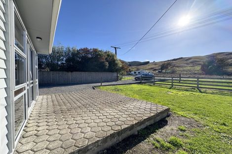 Photo of property in 20 Blake Street, Porangahau, 4293