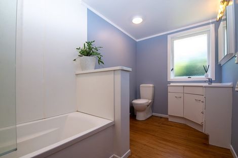 Photo of property in 170 Kawaha Point Road, Kawaha Point, Rotorua, 3010