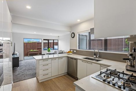 Photo of property in 6 Rathmullen Place, Pinehill, Auckland, 0632