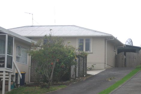 Photo of property in 2/11 Peach Road, Glenfield, Auckland, 0629