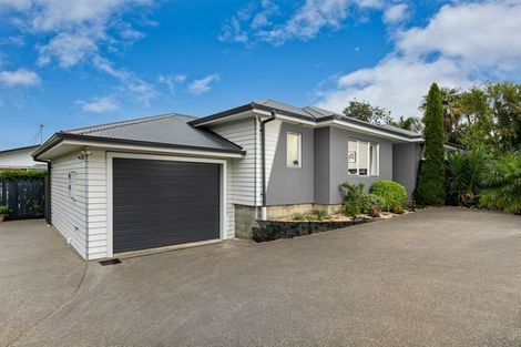 Photo of property in 48 Makora Road, Massey, Auckland, 0614