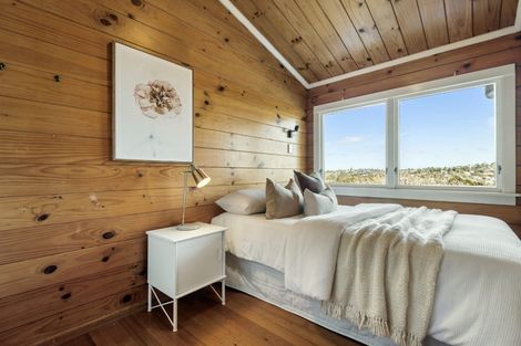 Photo of property in 27 Valley View Road, Glenfield, Auckland, 0629