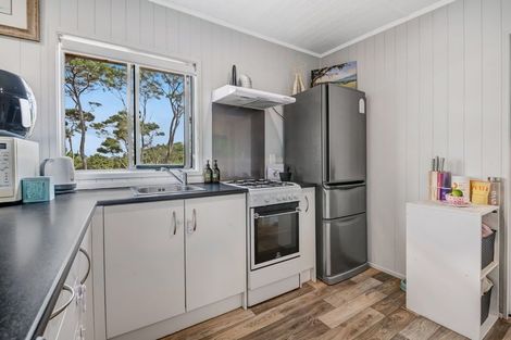 Photo of property in 12 Chenery Road, Red Beach, 0932