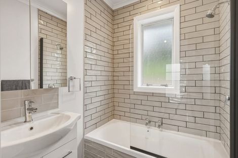 Photo of property in 301 Main South Road, Green Island, Dunedin, 9018