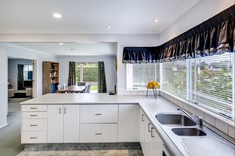 Photo of property in 525a Main North Road, Bay View, Napier, 4104