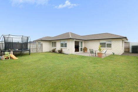 Photo of property in 4 Livingstone Drive, Papamoa Beach, Papamoa, 3118