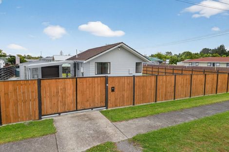 Photo of property in 5 Cemetery Road, Sanson, 4817