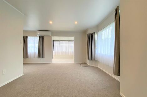 Photo of property in 2/116 Titirangi Road, New Lynn, Auckland, 0600
