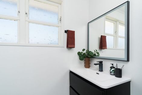 Photo of property in 12 Motuoapa Place, Kelvin Grove, Palmerston North, 4414