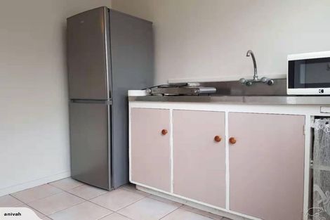 Photo of property in 40 Spence Road, Henderson, Auckland, 0612