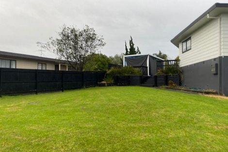 Photo of property in 38 Gosford Drive, Botany Downs, Auckland, 2010