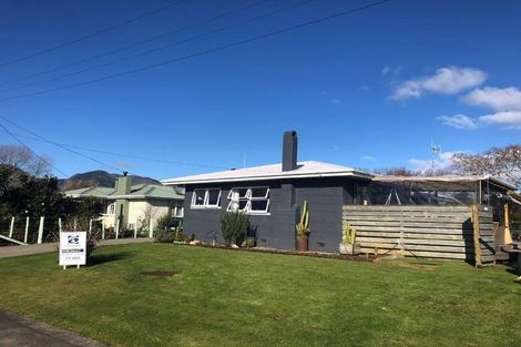 Photo of property in 6 Lake Crescent, Takaka, 7110