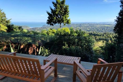 Photo of property in 114 Scenic Drive, Titirangi, Auckland, 0604