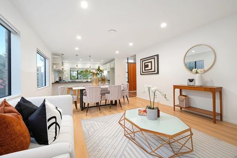 Photo of property in 104 San Marino Drive West, Henderson, Auckland, 0612