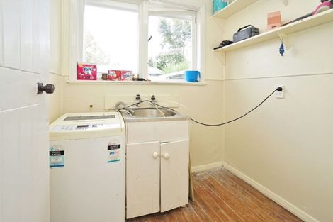 Photo of property in 12 Yeats Crescent, Fairfield, Hamilton, 3214