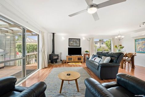 Photo of property in 57 Archmillen Avenue, Pakuranga Heights, Auckland, 2010