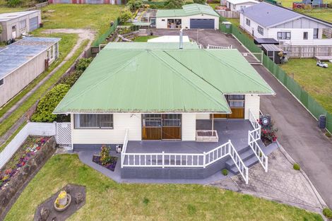 Photo of property in 76 Cornfoot Street, Castlecliff, Whanganui, 4501