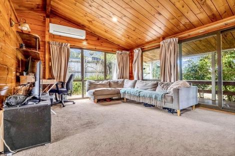 Photo of property in 27 Ray Small Drive, Papakura, 2110