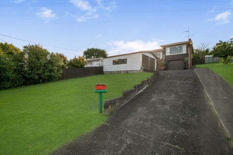 Photo of property in 4 Merville Avenue, Te Atatu South, Auckland, 0610