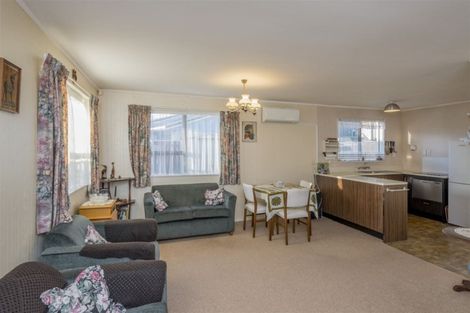 Photo of property in 10 Raukawa Street, Otaki, 5512