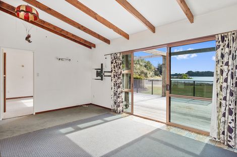 Photo of property in 33 Tombleson Road, Lake Rotoma, Rotorua, 3074