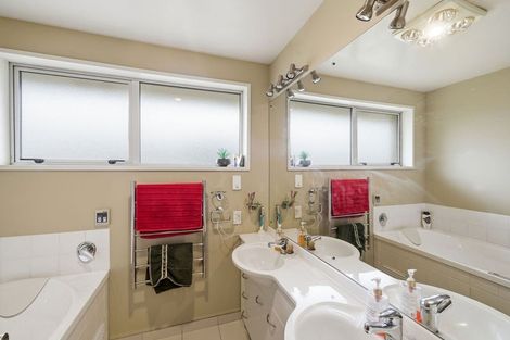 Photo of property in 53 Sayers Crescent, Ilam, Christchurch, 8041