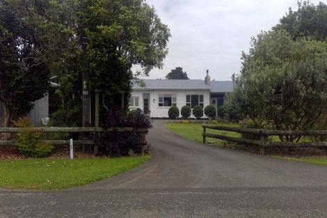 Photo of property in 18 Arthur Road, Paraite, New Plymouth, 4373