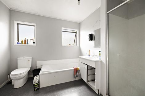 Photo of property in 39 Cockayne Crescent, Sunnynook, Auckland, 0620