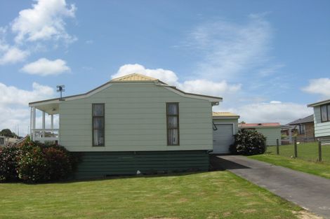 Photo of property in 5 Hanford Place, Clendon Park, Auckland, 2103
