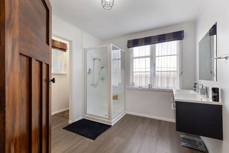 Photo of property in 15 Bull Street, Bulls, 4818