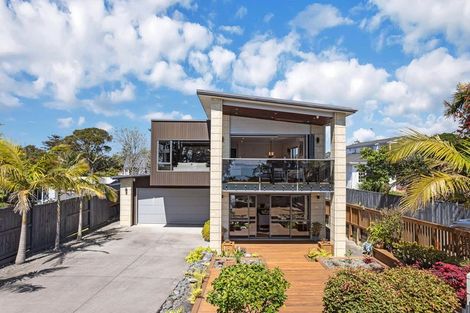 Photo of property in 66a Marine Parade, Mellons Bay, Auckland, 2014