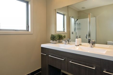 Photo of property in 1 Orbell Drive, Lake Hayes, Queenstown, 9304