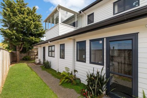 Photo of property in 5 Hocken Place, Mangere Bridge, Auckland, 2022