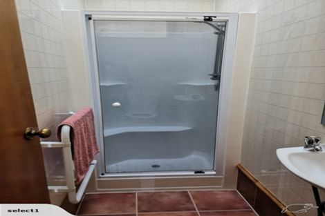 Photo of property in 1118 Fergusson Drive, Clouston Park, Upper Hutt, 5018