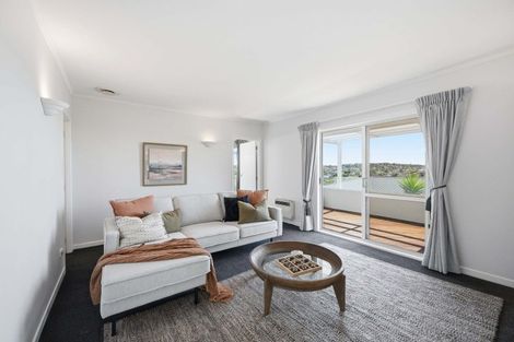 Photo of property in 1/22 Rothesay Bay Road, Rothesay Bay, Auckland, 0630