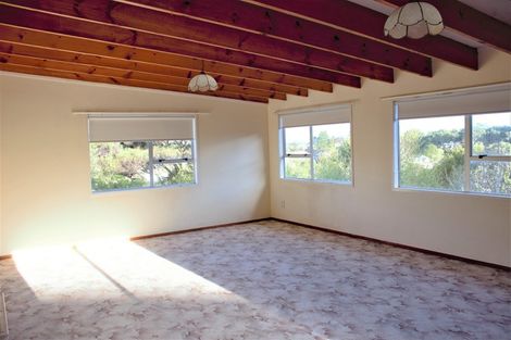 Photo of property in 62 Lavery Place, Sunnynook, Auckland, 0632