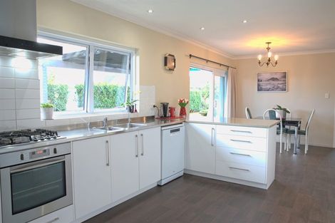 Photo of property in 19 Linklater Avenue, Bellevue, Tauranga, 3110