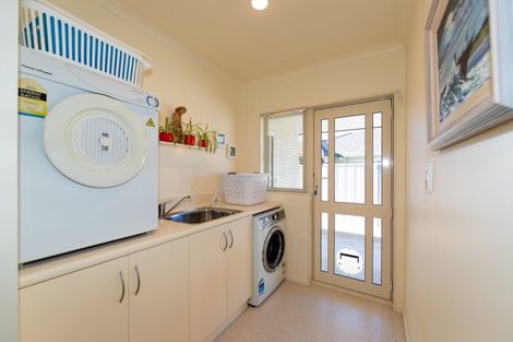 Photo of property in 33 Kensington Drive, Taradale, Napier, 4112