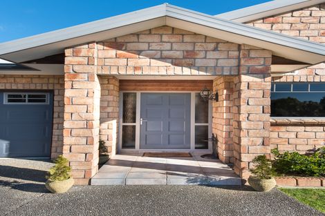 Photo of property in 6 Avonbrook Lane, Pukekohe, 2120