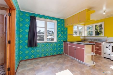 Photo of property in 5 Berkshire Grove, Cannons Creek, Porirua, 5024