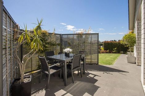 Photo of property in Waterview Estate, 26/4 Greystone Place, Omokoroa, 3114