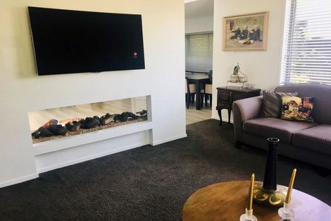 Photo of property in 8 Tuatini Place, Long Bay, Auckland, 0630