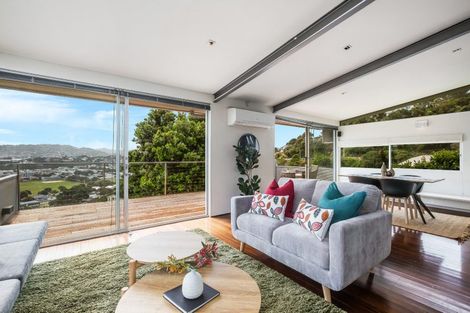Photo of property in 124 Townsend Road, Miramar, Wellington, 6022