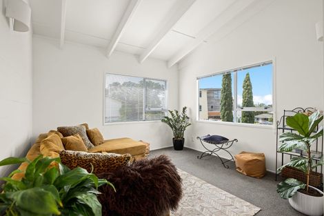 Photo of property in 9 Sunlight Promenade, Snells Beach, 0920