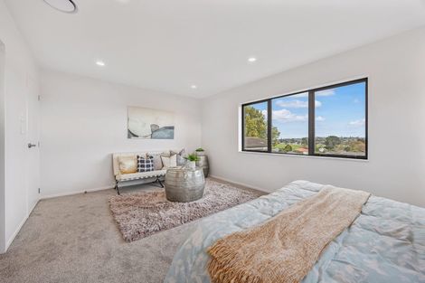 Photo of property in 48 Lewisham Street, Highland Park, Auckland, 2010