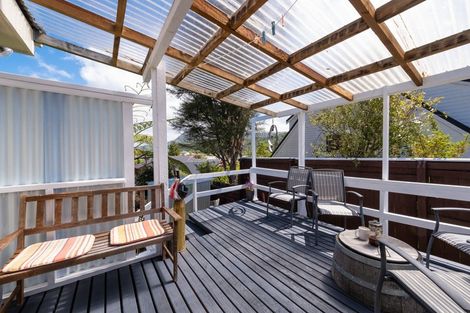 Photo of property in 160 Waikawa Road, Picton, 7220