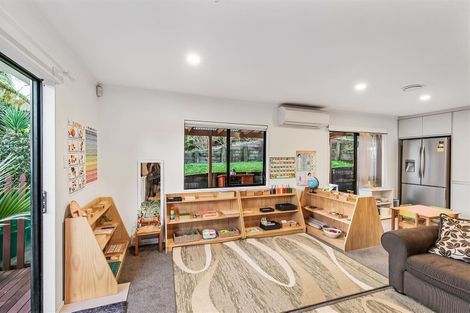 Photo of property in 2/19 Fernwood Grove, Bayview, Auckland, 0629