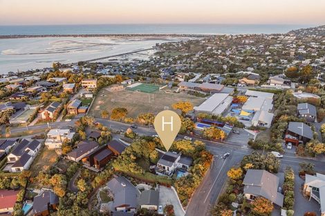 Photo of property in 277 Cannon Hill Crescent, Mount Pleasant, Christchurch, 8081