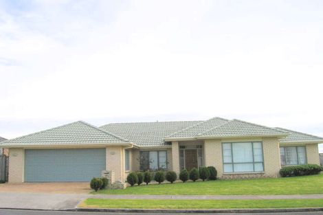 Photo of property in 19 Delmont Close, East Tamaki Heights, Auckland, 2016