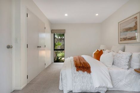 Photo of property in 15 Perendale Close, Somerville, Auckland, 2014